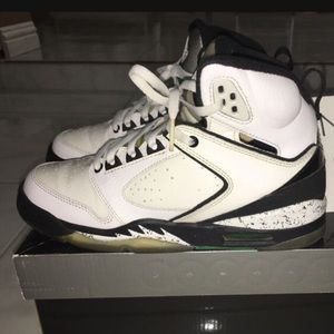 Jordan Sixty Plus size 4Y (Kids)